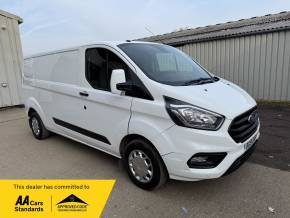 FORD TRANSIT CUSTOM 2019 (19) at Iver Van Sales Iver